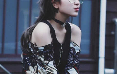 后脑勺右边一阵一阵痛是怎么回事（后脑勺右侧面一阵一阵的疼）