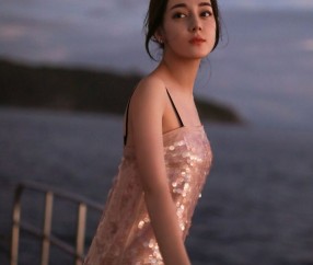 小孩发烧没反应流口水（孩子发烧流口水没有其他症状）